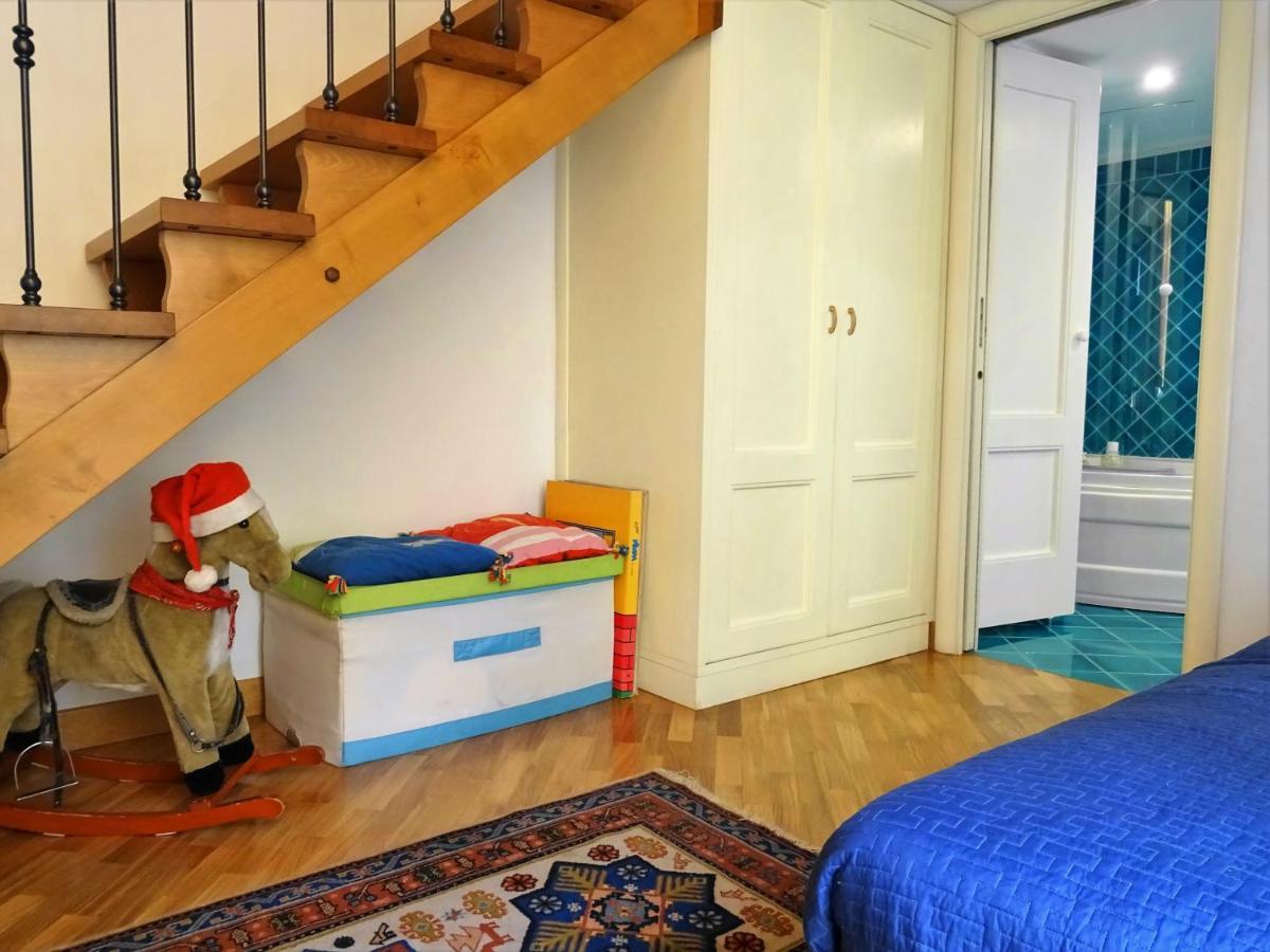 Mezzocannone Holiday House Neapol Zewnętrze zdjęcie