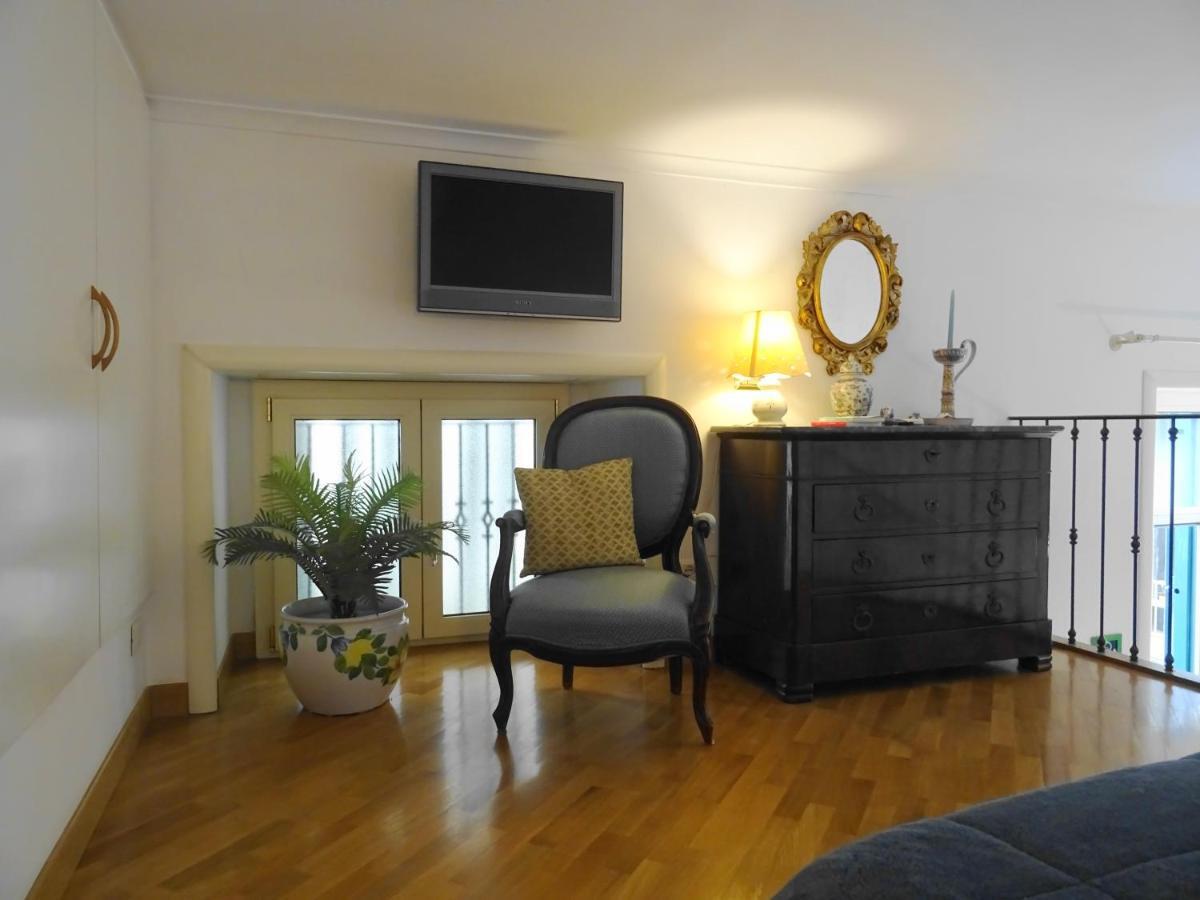 Mezzocannone Holiday House Neapol Zewnętrze zdjęcie